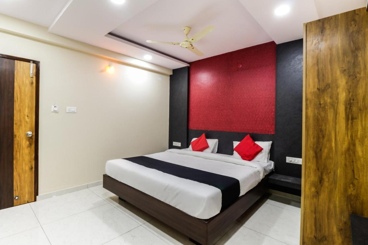Capital O N R Residency Hotel Yelahanka Buitenkant foto