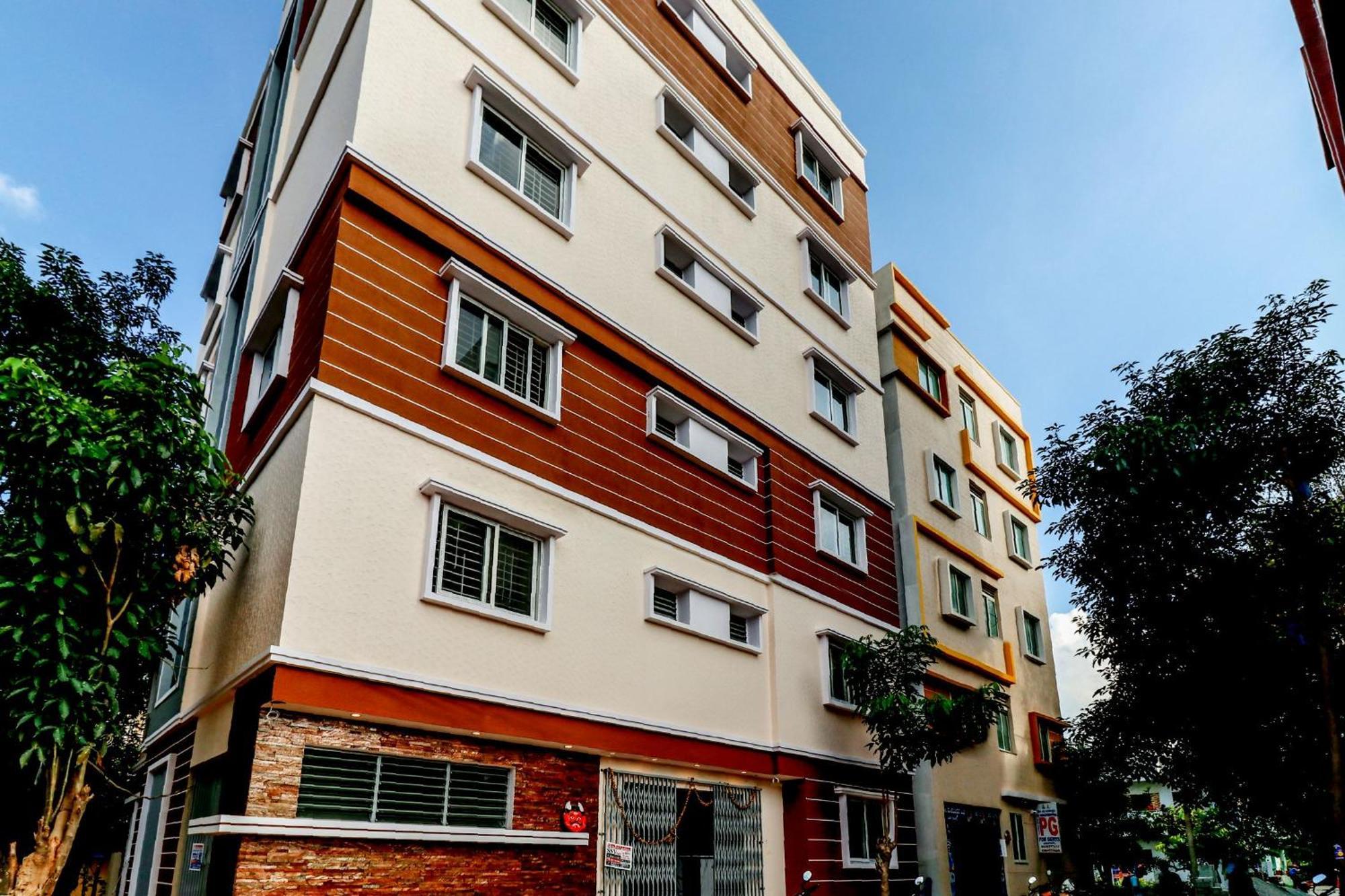 Capital O N R Residency Hotel Yelahanka Buitenkant foto