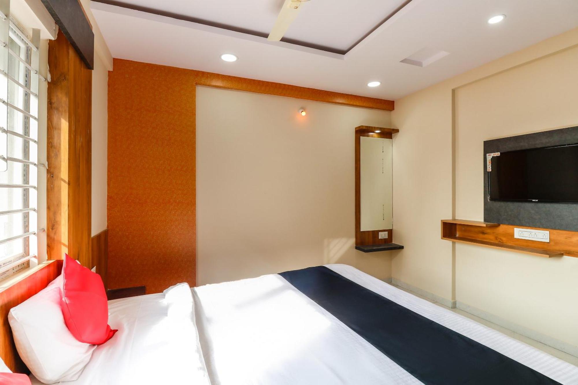 Capital O N R Residency Hotel Yelahanka Buitenkant foto