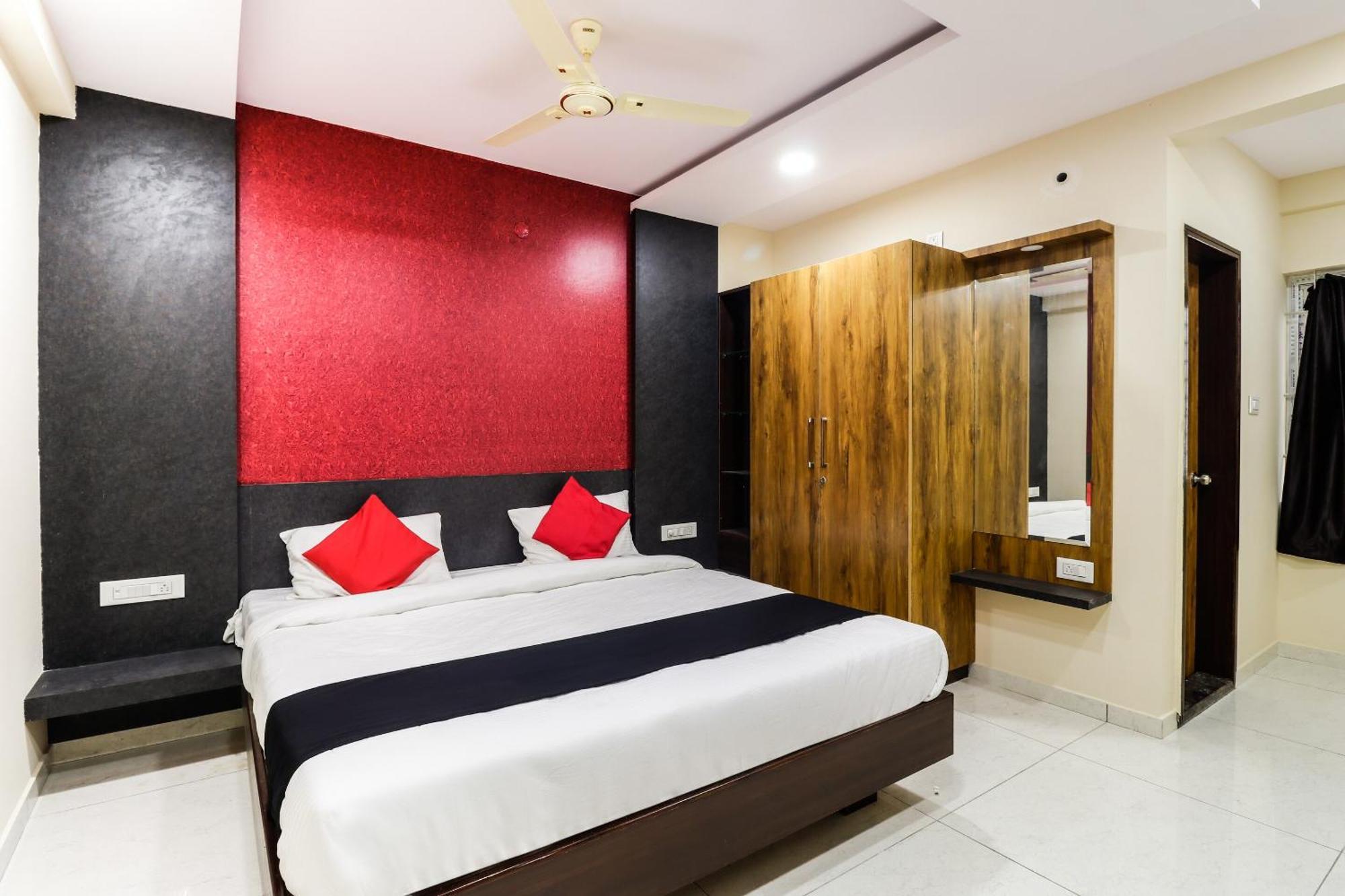 Capital O N R Residency Hotel Yelahanka Buitenkant foto