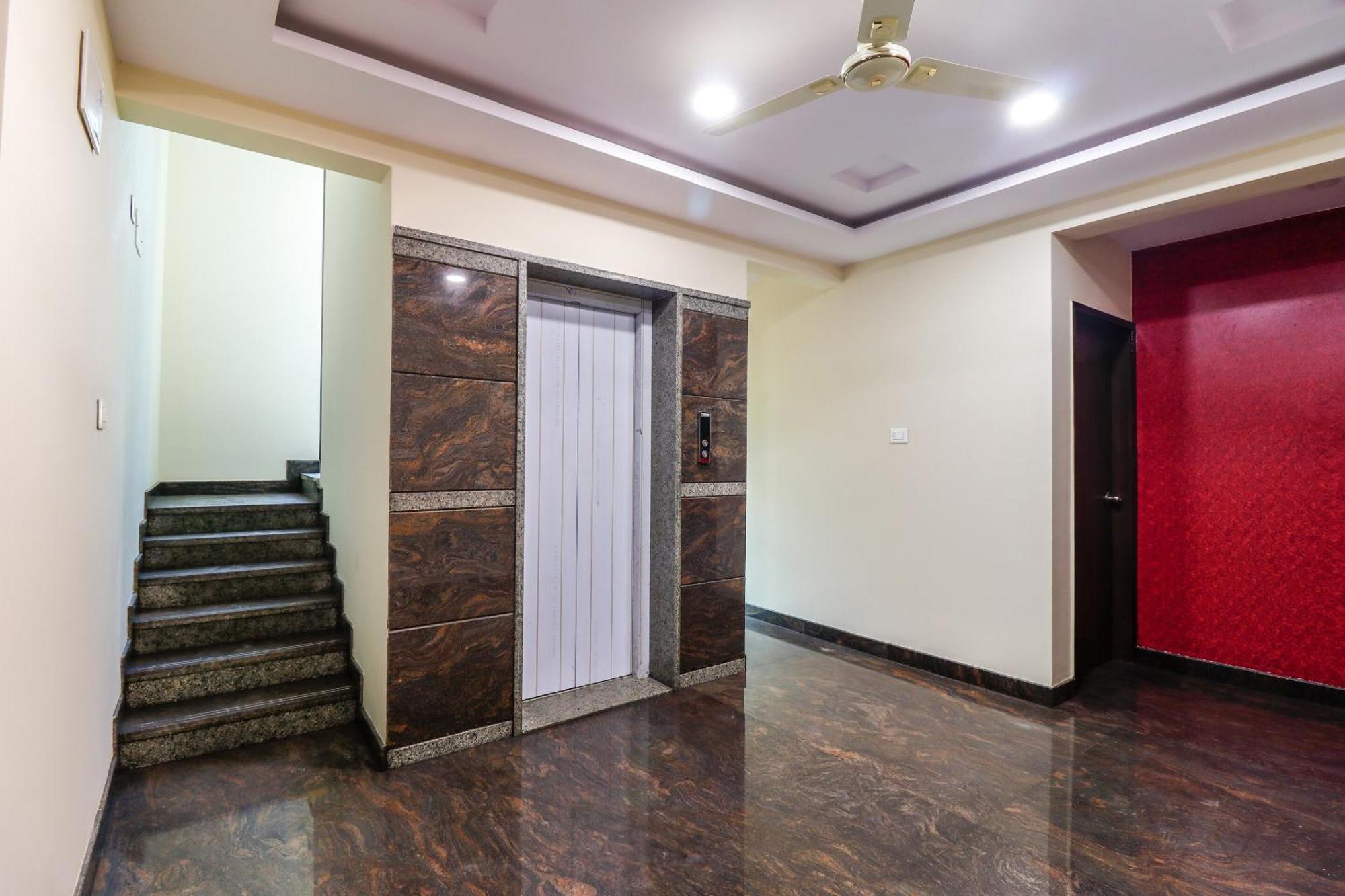 Capital O N R Residency Hotel Yelahanka Buitenkant foto