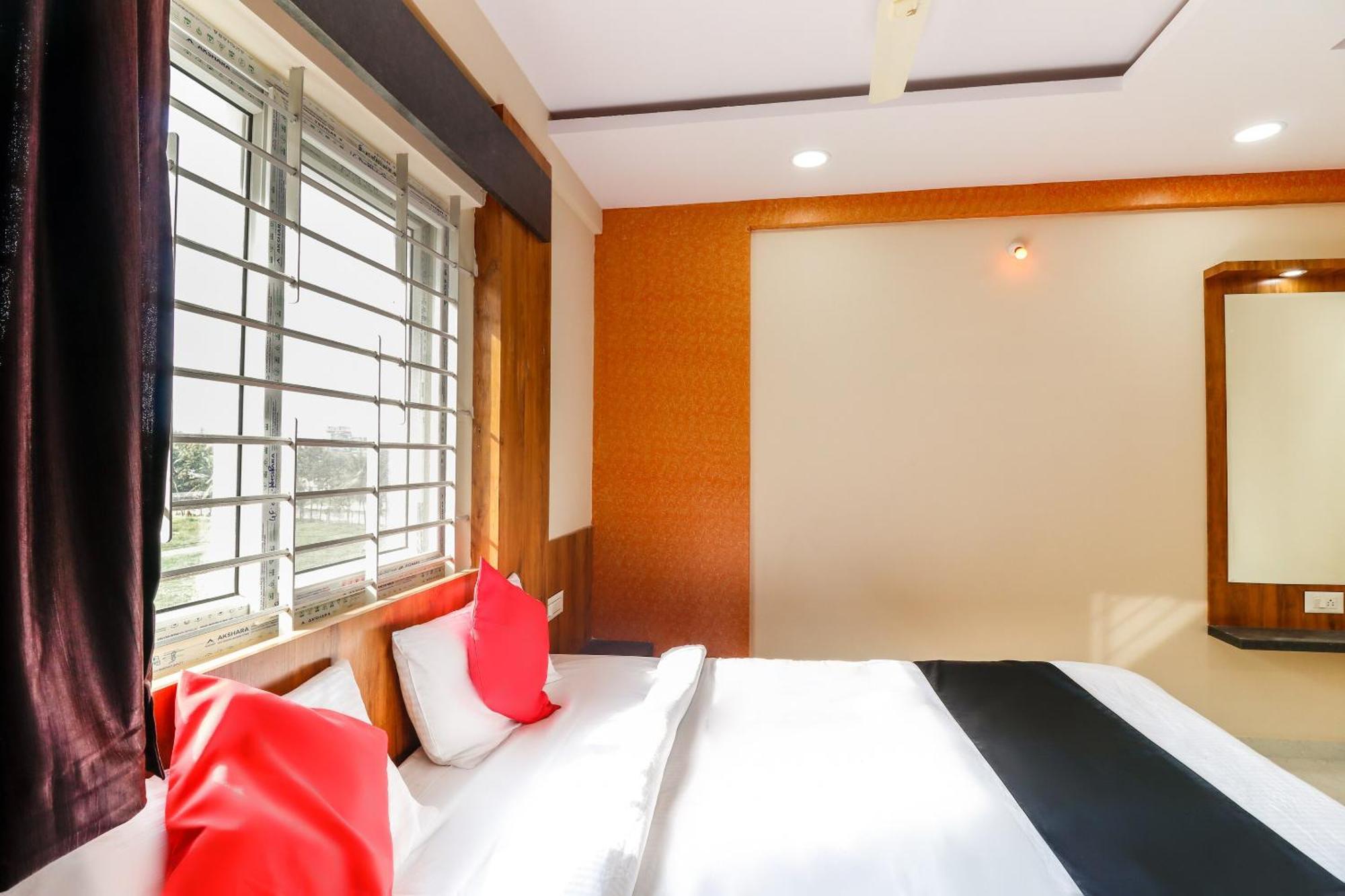 Capital O N R Residency Hotel Yelahanka Buitenkant foto
